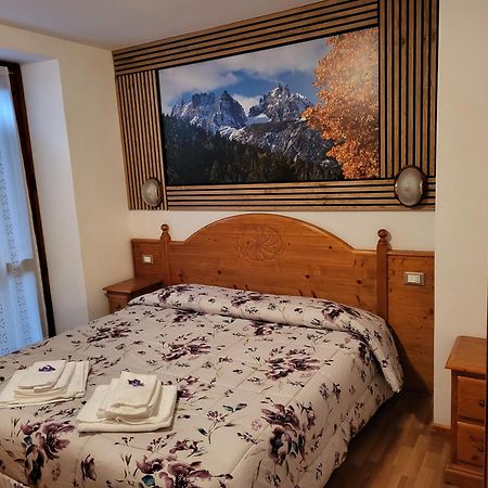 Albergo Meuble Tarandan Forni di Sopra Exterior photo