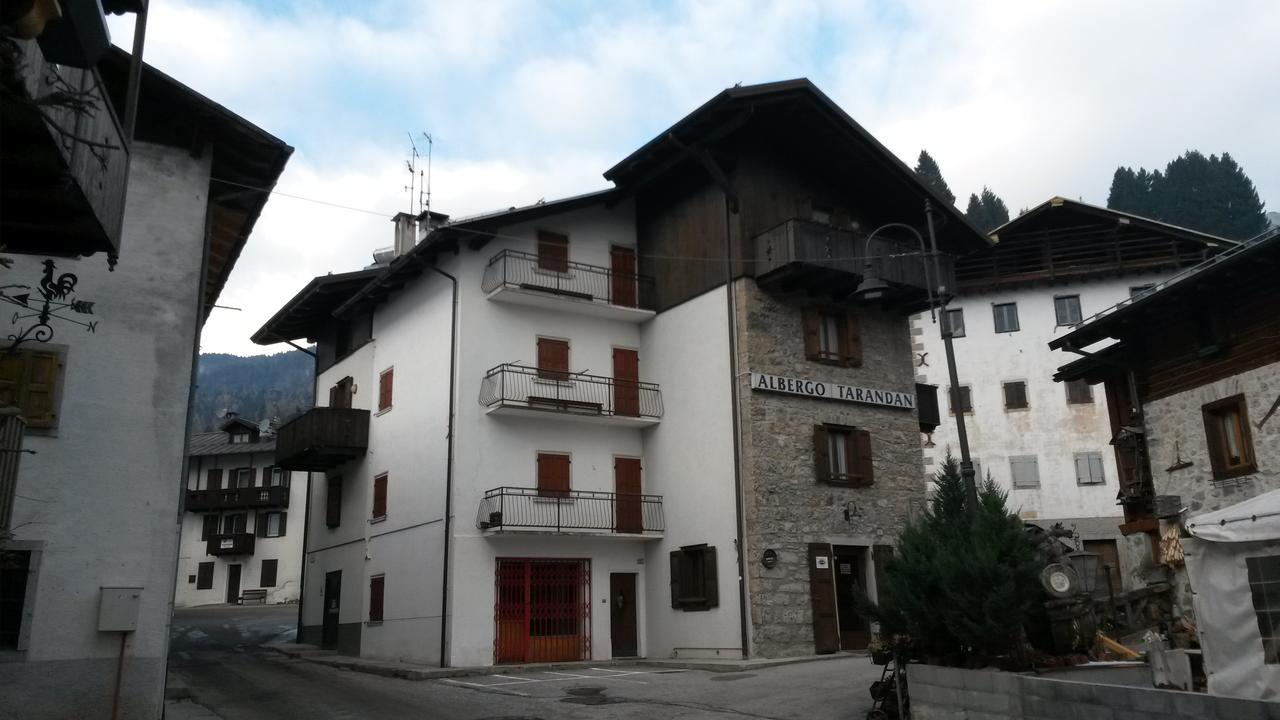 Albergo Meuble Tarandan Forni di Sopra Exterior photo
