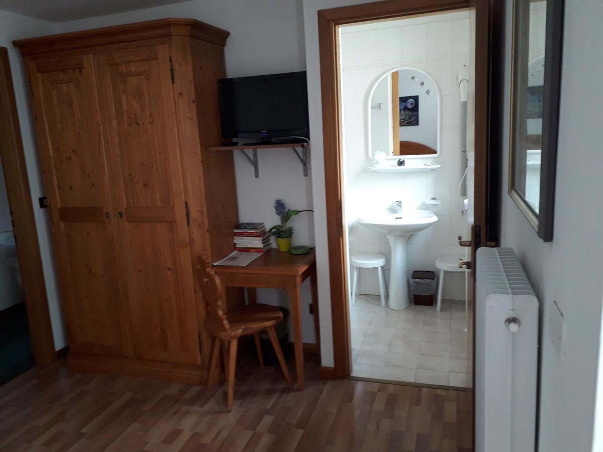 Albergo Meuble Tarandan Forni di Sopra Exterior photo