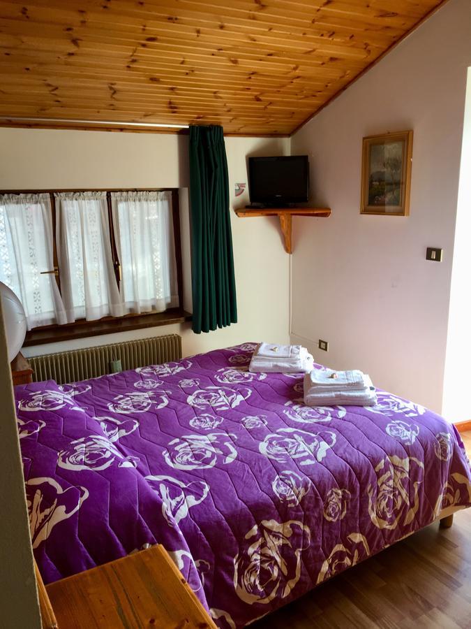 Albergo Meuble Tarandan Forni di Sopra Exterior photo